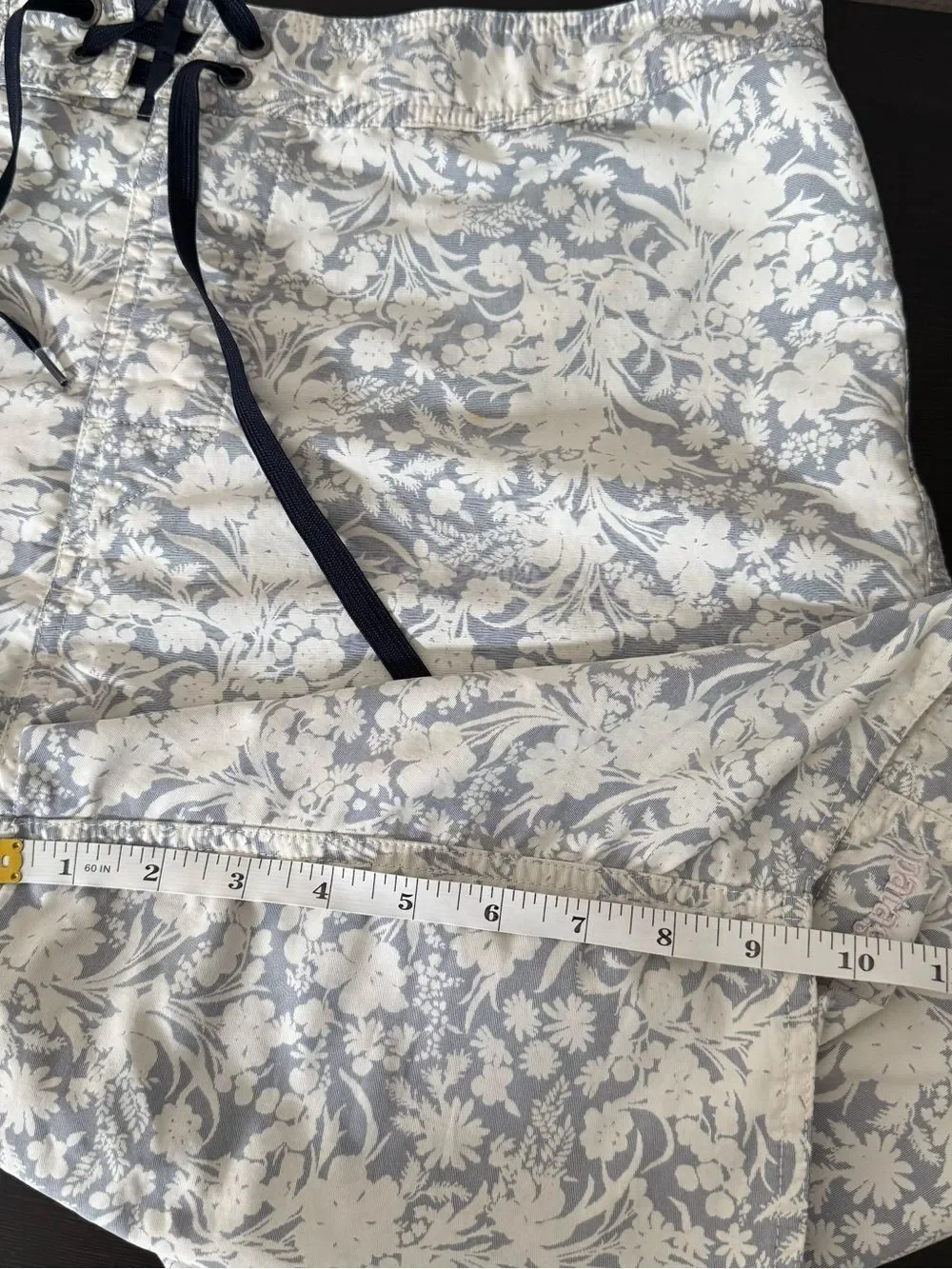 Patagonia Swim Trunks Board Shorts Mens Sz 35 Floral Hawaiian Beach Resort